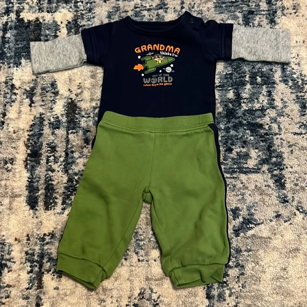 Carters NewBorn Lot (B-3) - Picture 8 of 11